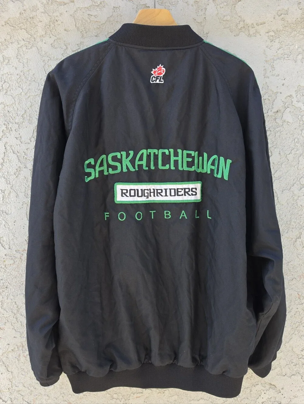VTG 90s Puma Saskatchewan Roughriders CFL Track Jacket Men's L Black Sewn